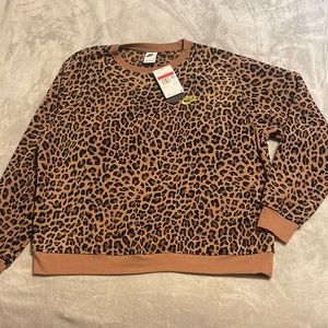 Nike Leopard Print Sweater (Size L) 🐆